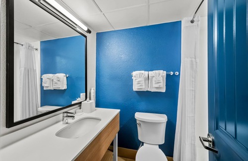 Pine Forest Hotel | Spark by Hilton Spring Lake Fayetteville