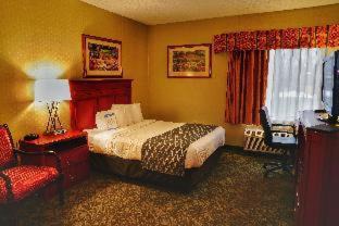 Walker Hotel | Spark by Hilton Walker Grand Rapids North