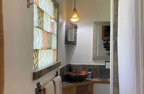 Trimble Haus | Fall Special! Cute & Cozy Guest Apartment