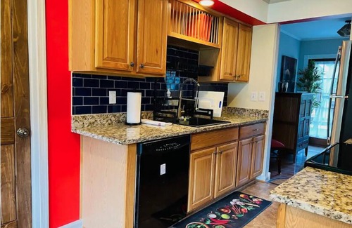 Annapolis Haus | SPECIAL OFFER! RATES REDUCED FOR THE REMAINDER OF 2024! 4BR Near Navy Stadium!"