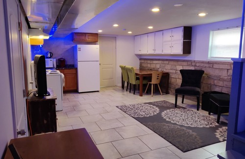 Evanston Wohnung | Special Skevanston Space 2mi to Northwestern University & beach