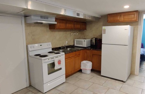 Evanston Wohnung | Special Skevanston Space 2mi to Northwestern University & beach