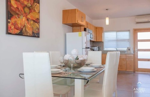 Colina del Sol Eigentumswohnung | 3rd Flr Condo with Spectacular Ocean View & Pool Onsite