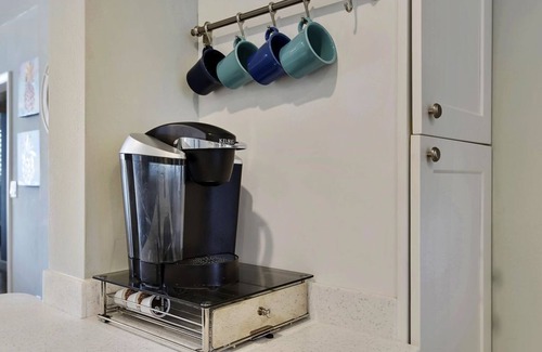 East Wind South Eigentumswohnung | Eigentumswohnung am Meer * Kostenloses WLAN und Parkplätze * Pool * Tennisplatz * Strandbedarf * Klimaanlage