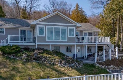 Suttons Bay Haus | Spectacular Suttons Bay Stay - Game Room Kayaks Pizza Oven & More