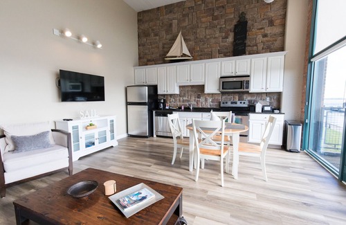 Sandusky Eigentumswohnung | August Termine verfügbar! Spektakuläre schlüsselfertige Waterfront Getaway für sechs!