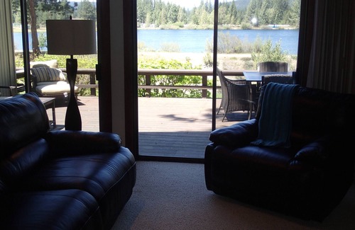 Graeagle Haus | Spektakuläre Ausblicke - auf Graeagle Creek gegenüber dem Mühlenteich