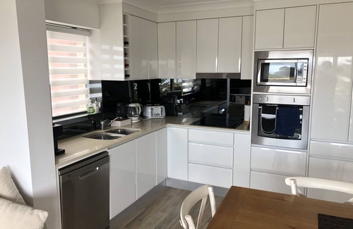 The Entrance Wohnung | Spectacular Waterfront apartment. Best location in The Entrance.