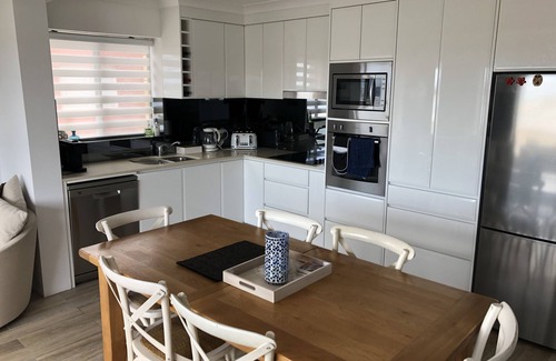 The Entrance Wohnung | Spectacular Waterfront apartment. Best location in The Entrance.