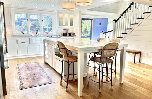 Silver Beach Haus | Spektakuläre Waterfront Cape Cod Home, Oceanfront und Beach, AC, Wifi Deck w Grill!