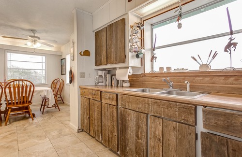 Flour Bluff Haus | KEIN HURRICANE SCHADEN! 2BR / 2BA Laguna Madre Bayhouse - ideal für Familien und Angler