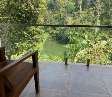 Pirmed Haus | Spice Forest Plantation Homestay, Thekkady