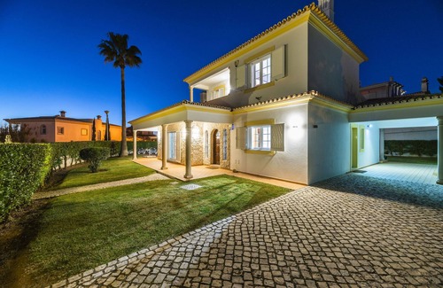Cerro de Aguia Villa | Wunderschöne Villa mit 4 Schlafzimmern und Meerblick - Pool - Klimaanlage - WIFI