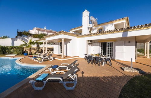 Cerro de Aguia Villa | Wunderschöne Villa mit 4 Schlafzimmern und Meerblick - Pool - Klimaanlage - WIFI