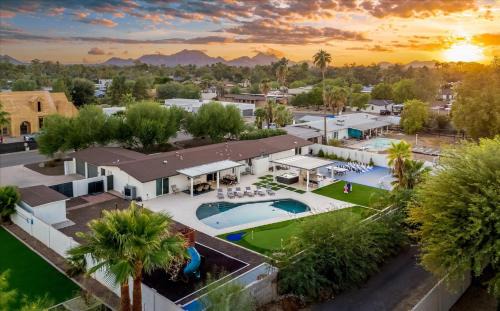 Shea North Estates Haus | Sportscourt Pool Hot Tub Game Room Playground