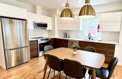 Arlington Wohnung | Spotless and Modern Apt w/2Ba,W/D,King Bed,Parking