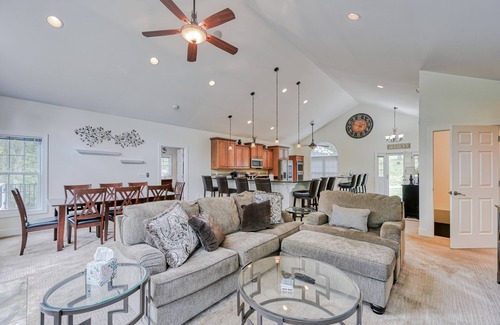 Morgan II Haus | Sprawling waterfront home with a boat launch, kayaks, game room, and hot tub