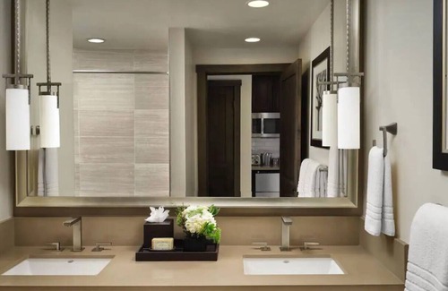 Truckee Hotel | Spring Break! Luxurious Ski-In · Ski-Out Resort!