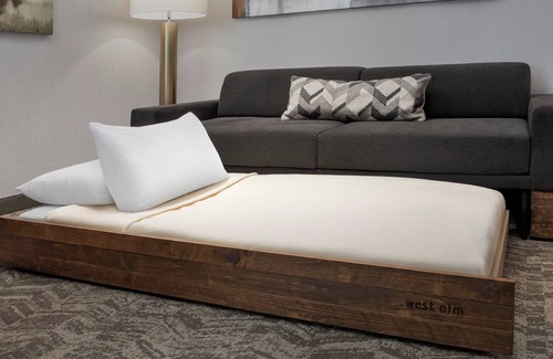 Greenbrier East Hotel | SpringHill Suites by Marriott Chesapeake Greenbrier