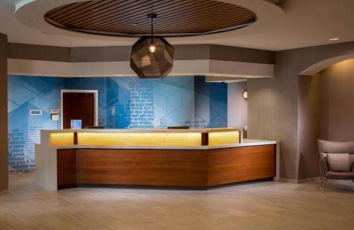 Half Day Hotel | SpringHill Suites Chicago Lincolnshire