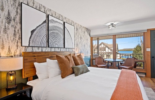 Fish Creek Hotel | Spruce and Shore Motel