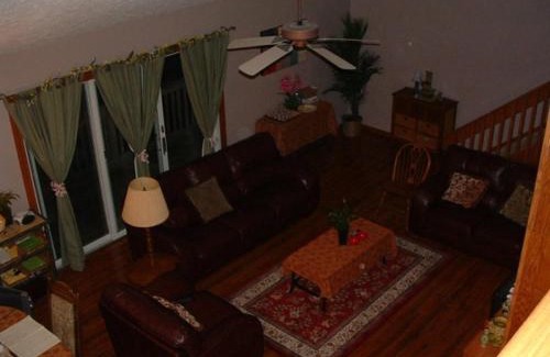 Mansfield Hotel | Spruce Hill Inn & Cottages