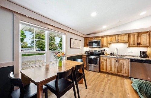 Fish Creek Haus | Spruce Suite | Downtown Fish Creek~Dog-friendly