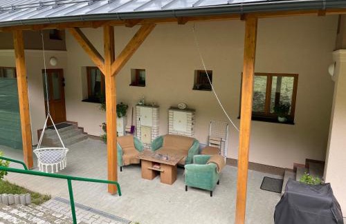 Srni Wohnung | Srní-Modrý podkroví byt/dvojdomek u hotelu Vydra