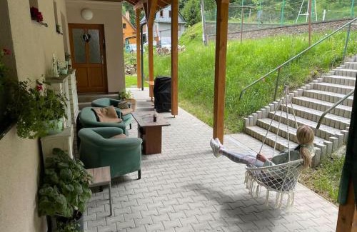 Srni Wohnung | Srní-Modrý podkroví byt/dvojdomek u hotelu Vydra