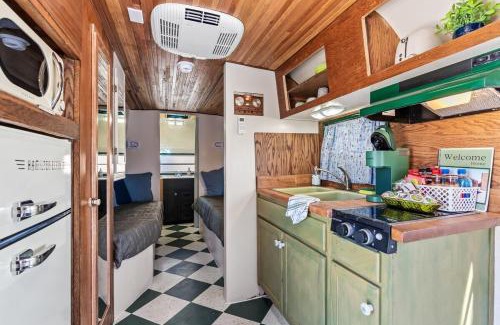 Tombstone Bed & Breakfast | SS Mindy - A Unique Tombstone Stay