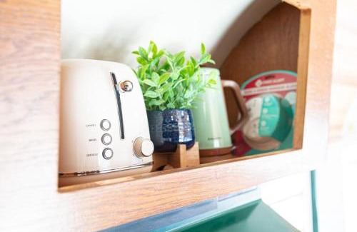 Tombstone Bed & Breakfast | SS Mindy - A Unique Tombstone Stay