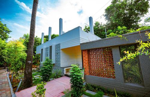 Cheyyur Haus | SSS Large Farm House