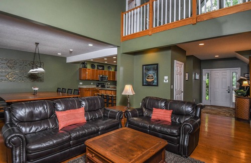 Crellin Haus | Geräumiges Haus am See nahe an Aktivitäten!