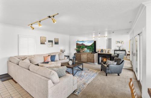 St. George Haus | St George Vacation Rental Condo sleeps 9 guest with Resort Amenities