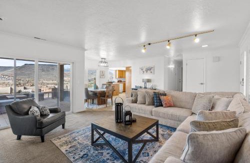 St. George Haus | St George Vacation Rental Condo sleeps 9 guest with Resort Amenities