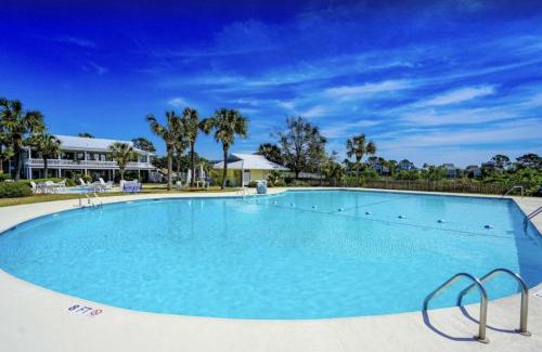 Oceanmarsh Subdivision Haus | St Helena Island Retreat with Deck Walk to Beach