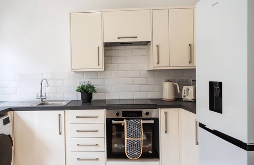 Easton Haus | St Marks House, Easton, Great Location, Free Pkng