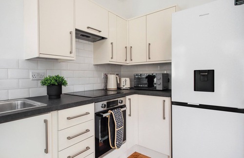 Easton Haus | St Marks House, Easton, Great Location, Free Pkng