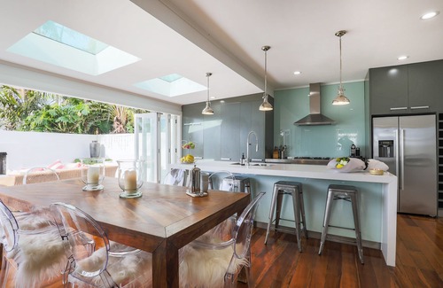 St. Mary's Bay Haus | St Marys Bay Luxuriöse Villa mit 4 Schlafzimmern für 8 & 2 Parkplätze