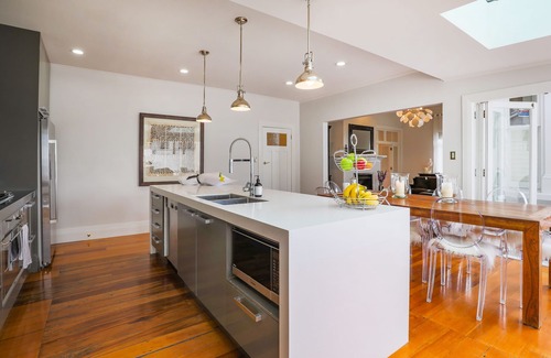 St. Mary's Bay Haus | St Marys Bay Luxuriöse Villa mit 4 Schlafzimmern für 8 & 2 Parkplätze