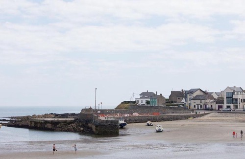 Burrow Haus | St Mouges - Skerries