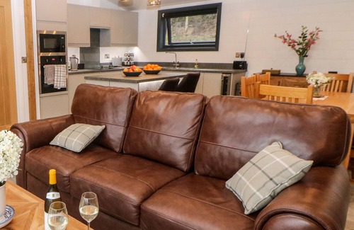 Chesterfield Hütte | STABLES LODGE, pet friendly, character holiday cottage in Wingerworth