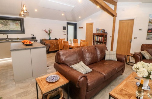Chesterfield Hütte | STABLES LODGE, pet friendly, character holiday cottage in Wingerworth