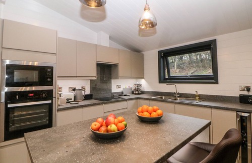 Chesterfield Hütte | STABLES LODGE, pet friendly, character holiday cottage in Wingerworth