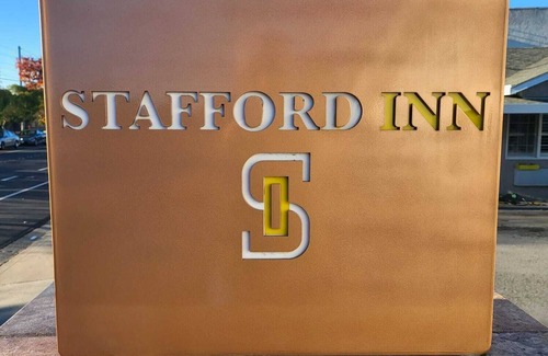 Centennial Hotel | Stafford Inn