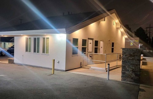 Centennial Hotel | Stafford Inn