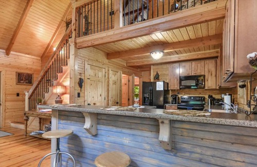 Ranger Kabine | NEU! "Treppe zum Himmel" Talking Rock Creek Cabin