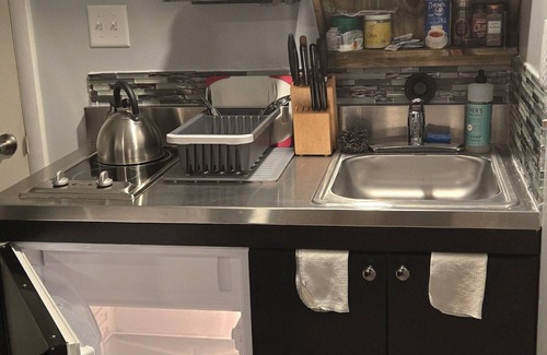 Mount Adams Wohnung | Stand Alone Studio, Free Off Street Parking, Walkable 2 Downtown, Beautiful Area