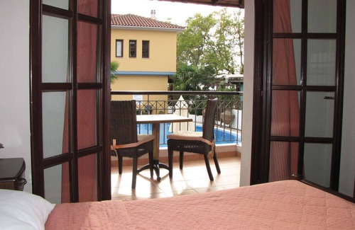 Kala Nera Haus | Standard studio ground/first floor for 2 adults+1 child - pool view #6/9