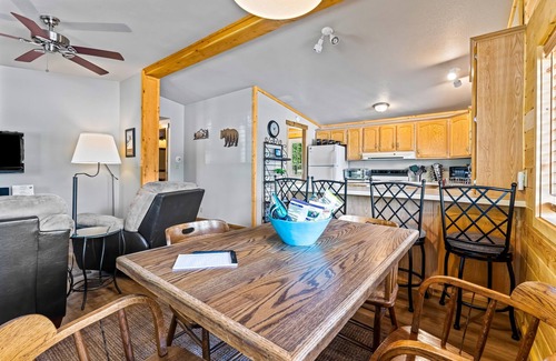 Stanley Kabine | Stanley Stays - The Ponderosa Pine Cabin